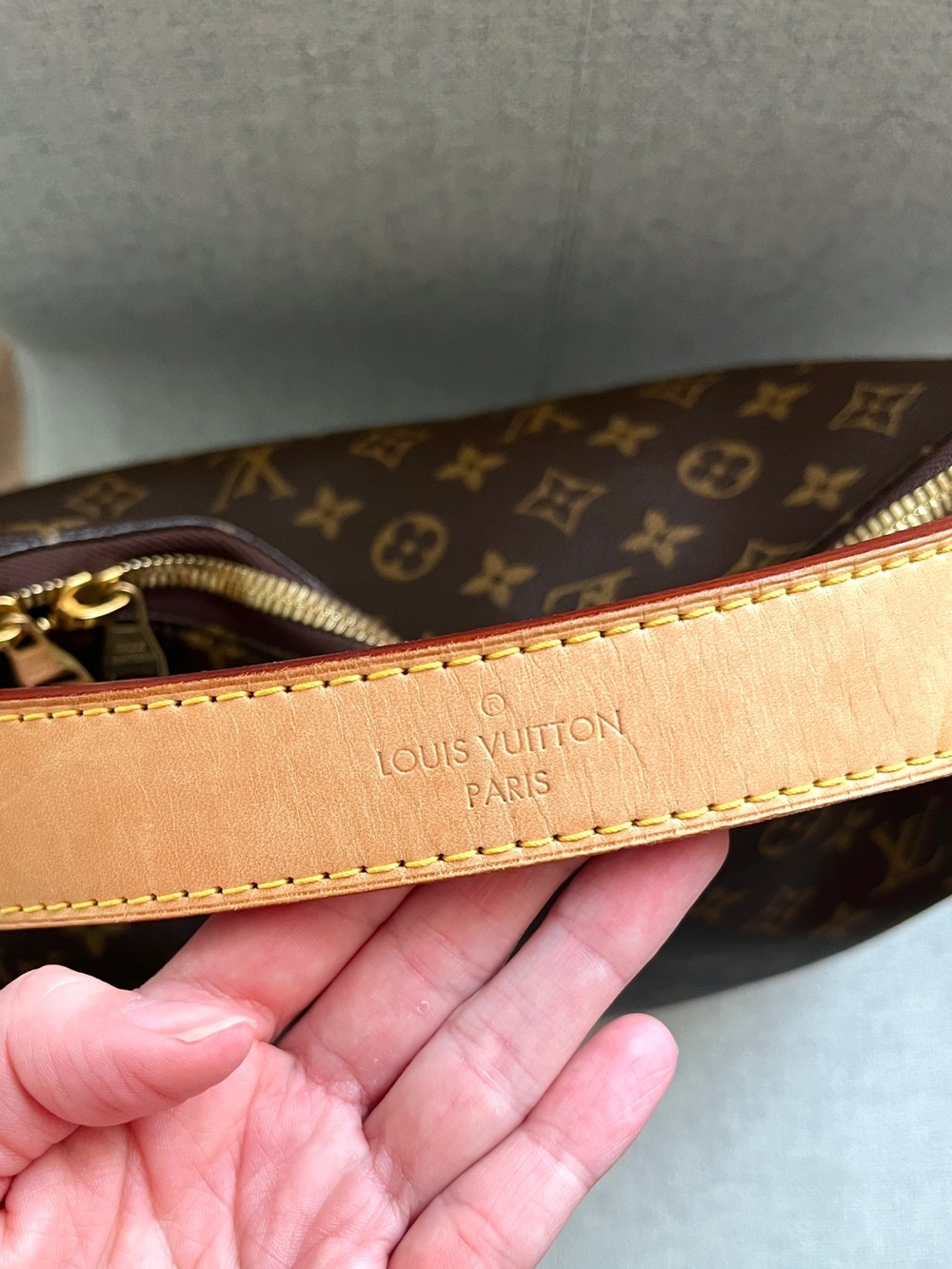 Louis Vuitton "Sully MM" - Pristine Condition - Includes Original Dust Bag - Picture 12 of 16
